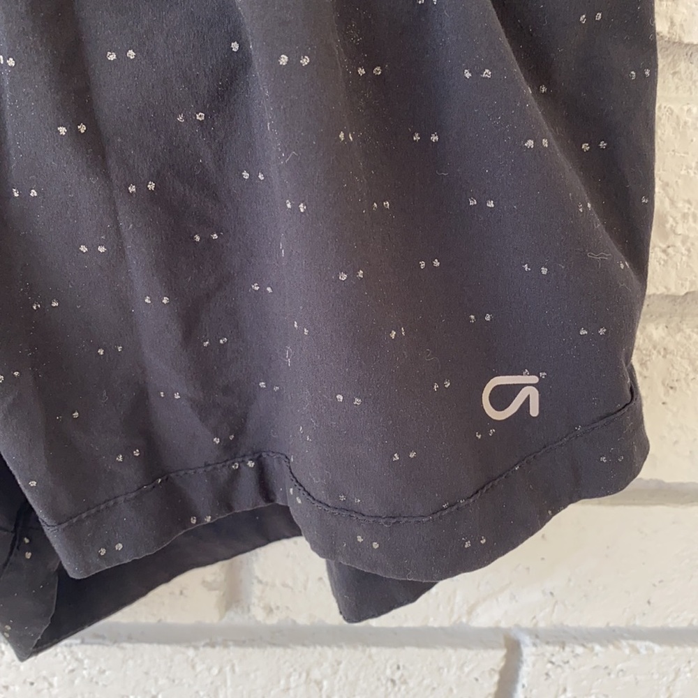 GAP Shorts - Picture 3 of 4